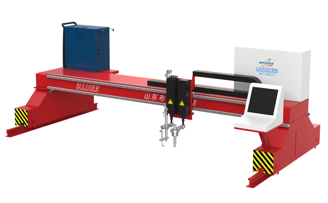 配置一等离子一火焰割炬的龙门式切割机